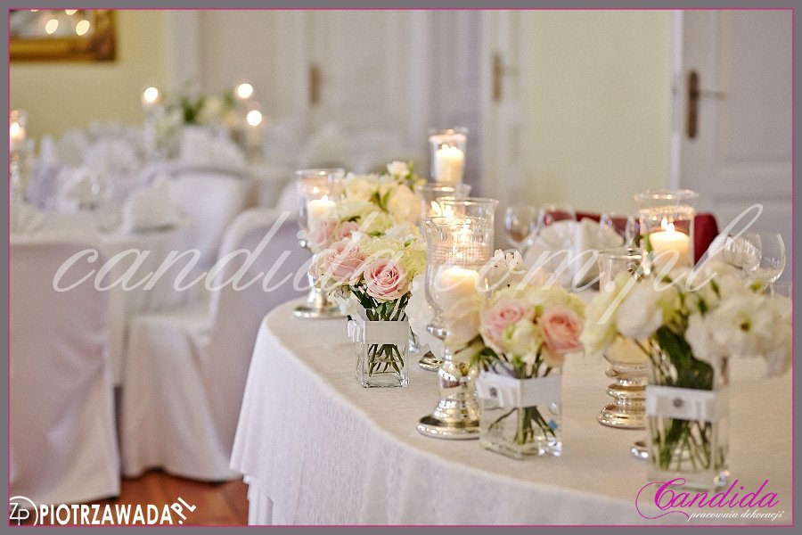 Dwór Radzin plenerowy ślub i wesele, wesele w Dworze Radzin, dekoracja sali weselnej , dekoracja stołu Młodej Pary