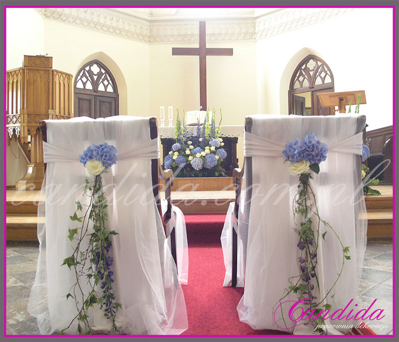 dekoracja ślubna kościoła, niebieska hortensja