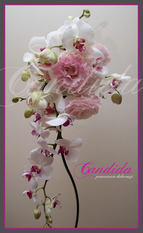 Wiązanka ślubna z różowej eustomy, storczyka phalenopsis